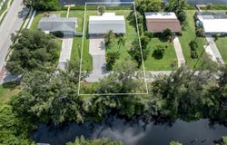 605 BARNES PARKWAY, NOKOMIS, FL 34275