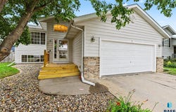 7027 W 50th St, Sioux Falls, SD 57106