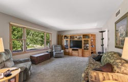 634 Cresthaven Drive, Cottage Grove, WI 53527