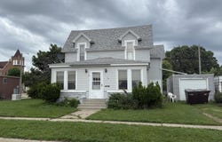 108 S 7th Street, Estherville, IA 51334