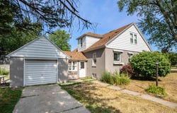 654 E Central Avenue, Zeeland, MI 49464