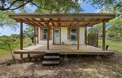 10843 Us Highway 90 W, Harwood, TX 78632