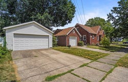 445 E Catawba Avenue, Akron, OH 44301