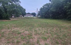 606 Elm Avenue, Wellston, OK 74881