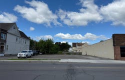 4710 Salina S St, Syracuse, NY 13205