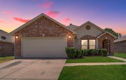 813 Crystal Drive, Burleson, TX 76028