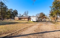 35230 Midway Road, Poteau, OK 74953
