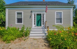 6 Meadow Lane, Cumberland, ME 04021