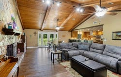 1578 County Road 1240, Savoy, TX 75479