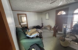 305 Morris Dr, Montgomery, WV 25136