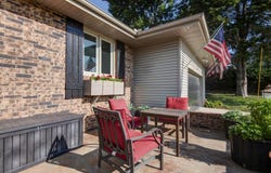 1433 S Charing Road, Springfield, MO 65809