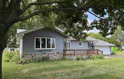 701 Washington St, Hurley, SD 57036