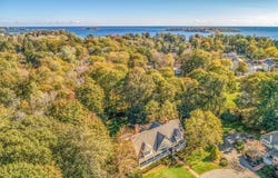 6 Chanticleer Dr, Beverly, MA 01915