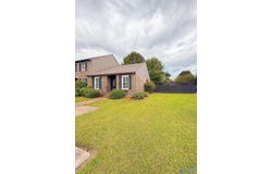 412 Lakepoint Drive, Gadsden, AL 35901