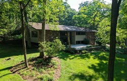 N10w27394 Rolling Ridge Dr, Waukesha, WI 53188