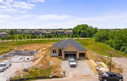 25013 W 90th Terrace, Lenexa, KS 66227