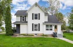 502 5th Ave, Clarence, IA 52216