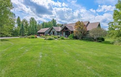 633 W Bloomfield Road, Pittsford, NY 14534
