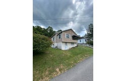 12 Crown Street, Worthington, WV 26591