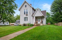 124 Wheeling Avenue, Wellington, OH 44090