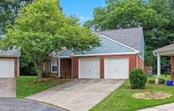 8724 Deer Point Ct, Louisville, KY 40242