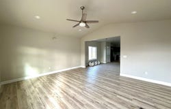 315 E Rapp Road, Talent, OR 97540