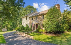 3130 SEISHOLTZVILLE ROAD, MACUNGIE, PA 18062