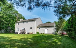 33 Oak Hill Drive, Johnston, RI 02919