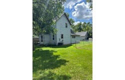 1198 Redding Avenue, Windom, MN 56101