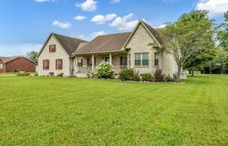 523 Maple Springs Rd., Manchester, TN 37355