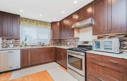 39 Simmons Loop, Staten Island, NY 10314