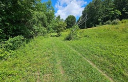 72 Rainbow Dr, Galax, VA 24333