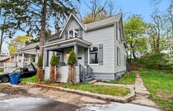 280 6th Avenue, Manistee, MI 49660