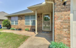 531 E Juniper Lane, Mustang, OK 73064