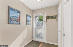 752 LAURELWOOD, ROSELAND, VA 22967
