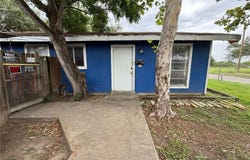 415 S Buchanan Street, Beeville, TX 78102