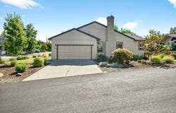 2458 Republic Way, Medford, OR 97504