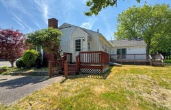 61 Stevens Rd, Swansea, MA 02777