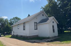 137 W 1st Street, Webster, SD 57274