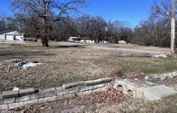 Hazel Avenue, Carthage, MO 64836