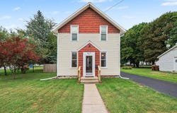 817 W Hanover Street, Marshall, MI 49068