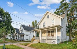 513 17th St SE, CedarRapids, IA 52403