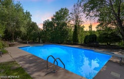 22 Cloverleaf Drive, Marlboro, NJ 07746