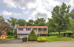 428 Englewood Drive, Ross Twp, PA 15237