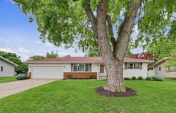 204 Douglas Drive, Tuscola, IL 61953