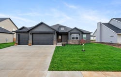 141 E Kelce Lane, Republic, MO 65738