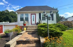 152 E 7TH STREET, BURLINGTON, NJ 08016