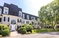 2021 King James Parkway unit: 214, Westlake, OH 44145
