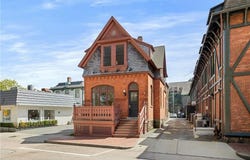 3 Memorial Boulevard, Newport, RI 02840