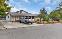 1862 NW OERDING AVE, Roseburg, OR 97471